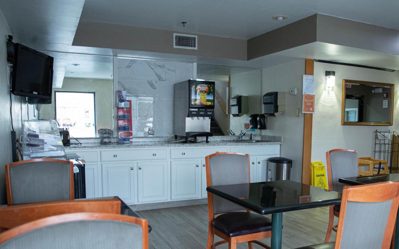 הופוול Econo Lodge Near Fort Gregg-Adams I-295 מראה חיצוני תמונה