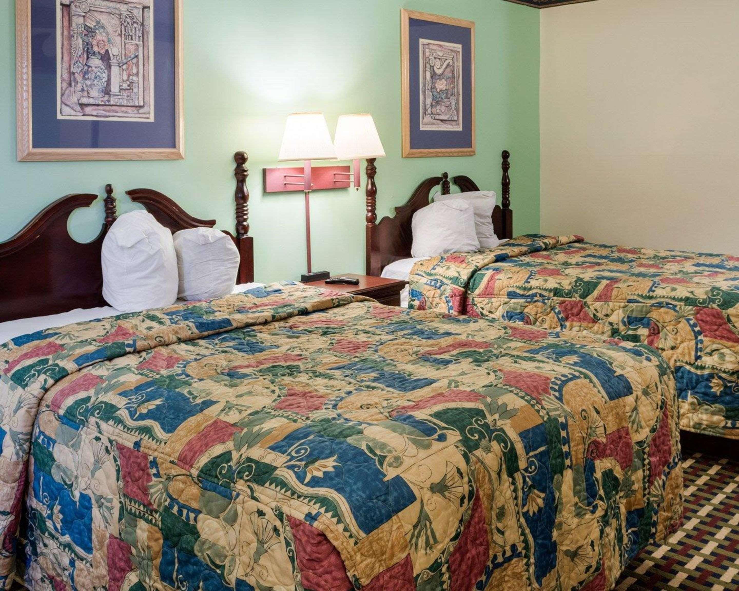 הופוול Econo Lodge Near Fort Gregg-Adams I-295 מראה חיצוני תמונה